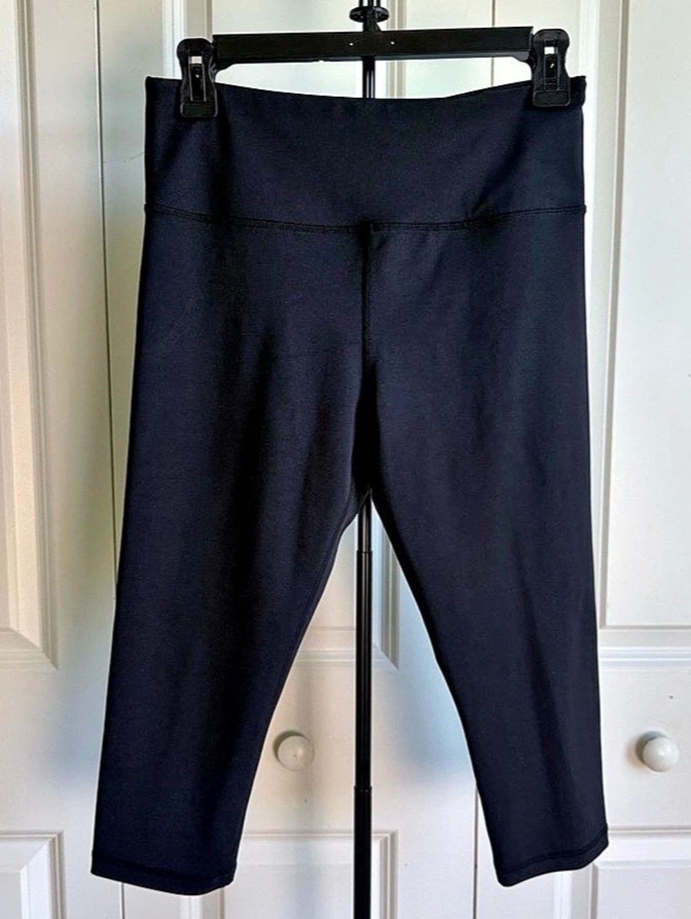 Zyla Active Black Active Cropped Leggings Size 8-10